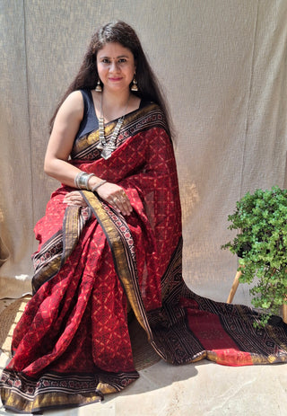 Ajrakh Print Maheshwari Silk Saree with Unstitched Blouse Piece
