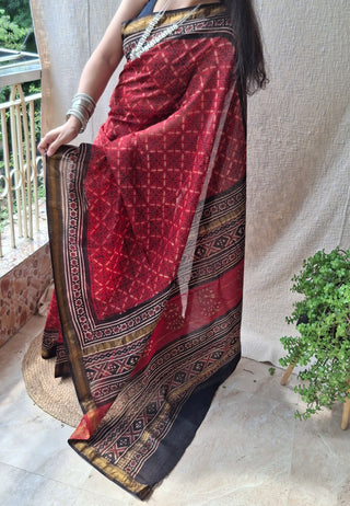 Ajrakh Print Maheshwari Silk Saree with Unstitched Blouse Piece