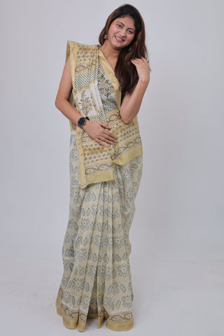 Off White Maheshwari Silk Saree with Unstitched Blouse Piece