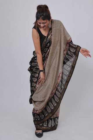 Striped Office Wear Maheshwari Silk Saree with Unstitched Blouse Piece