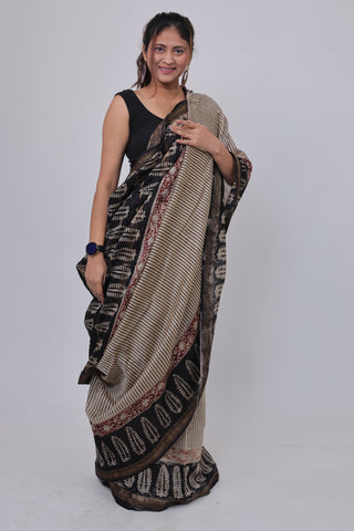 Striped Office Wear Maheshwari Silk Saree with Unstitched Blouse Piece