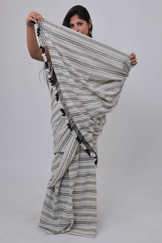 Off White Kala Cotton Bhujodi Saree with Unstitched Blouse Piece