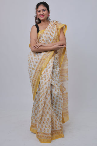 Off White Floral Maheshwari Silk Saree with Unstitched Blouse Piece