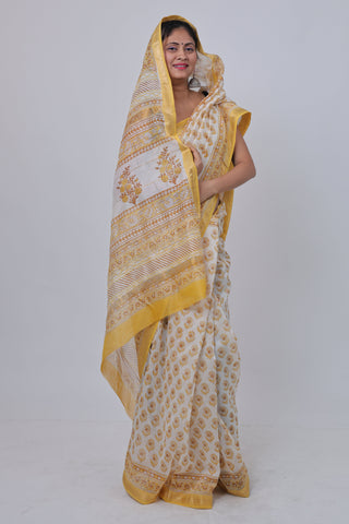 Off White Floral Maheshwari Silk Saree with Unstitched Blouse Piece