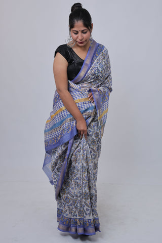 Off White Floral Maheshwari Silk Saree with Unstitched Blouse Piece