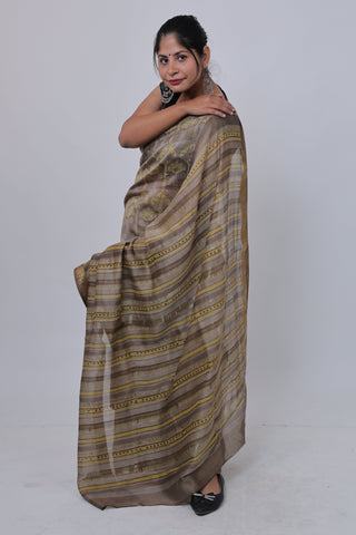 Brown (Chikoo Color) Maheshwari Silk Saree with Unstitched Blouse Piece