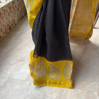 Maheshwari Silk Saree with Unstitched Blouse Piece (Lining Included)