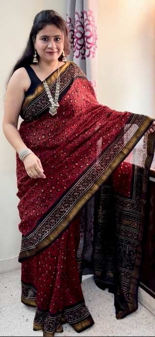 Ajrakh Print Maheshwari Silk Saree with Unstitched Blouse Piece