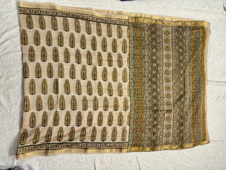 Ajrakh Print Maheshwari Silk Saree with Unstitched Blouse Piece