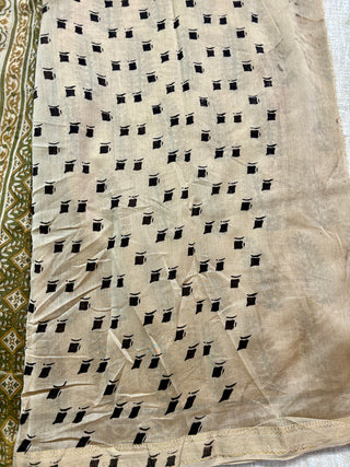 Ajrakh Print Maheshwari Silk Saree with Unstitched Blouse Piece