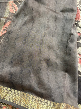 Vanaspati Ajrakh Maheshwari Silk Saree with Unstitched Blouse Piece