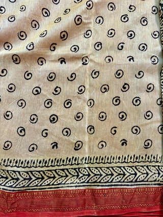 Maheshwari Silk Saree with Unstitched Blouse Piece