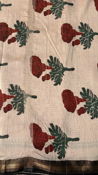Handblock Red Checks Maheshwari Silk Saree with Unstitched Blouse Piece