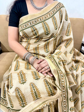 Ajrakh Print Maheshwari Silk Saree with Unstitched Blouse Piece (Lining Included)