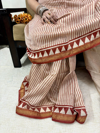 Ajrakh Print Maheshwari Silk Saree with Unstitched Blouse Piece (Lining Included)