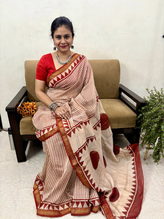 Ajrakh Print Maheshwari Silk Saree with Unstitched Blouse Piece (Lining Included)