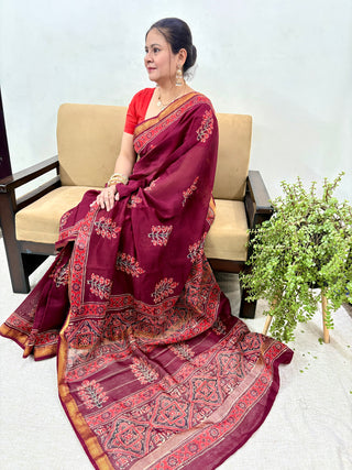 Ajrakh Print Maheshwari Silk Saree with Unstitched Blouse Piece (Lining Included)