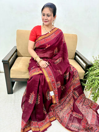 Ajrakh Print Maheshwari Silk Saree with Unstitched Blouse Piece (Lining Included)