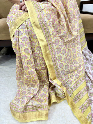 Light Green Office Wear Maheshwari Silk Saree with Unstitched Blouse Piece (Lining Included)