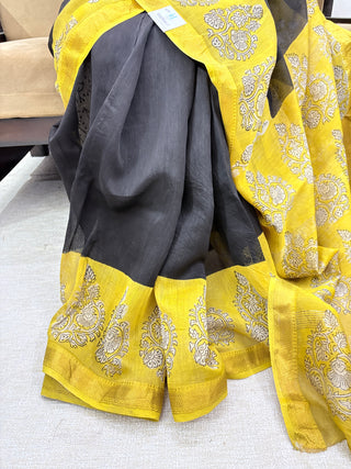 Maheshwari Silk Saree with Unstitched Blouse Piece (Lining Included)