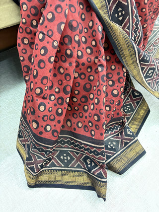 Ajrakh Print Maheshwari Silk Saree with Unstitched Blouse Piece (Lining Included)