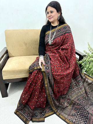 Ajrakh Print Maheshwari Silk Saree with Unstitched Blouse Piece (Lining Included)