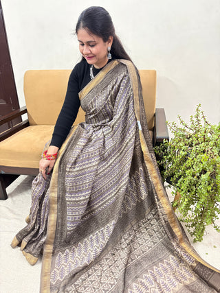 Brown Office Wear Maheshwari Silk Saree with Unstitched Blouse Piece (Lining Included)