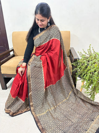 Red Office Wear Maheshwari Silk Saree with Unstitched Blouse Piece (Lining Included)