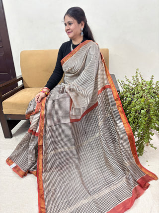Maheshwari Silk Saree with unstitched Blouse (Lining Included)