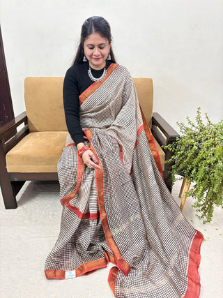 Maheshwari Silk Saree with unstitched Blouse (Lining Included)