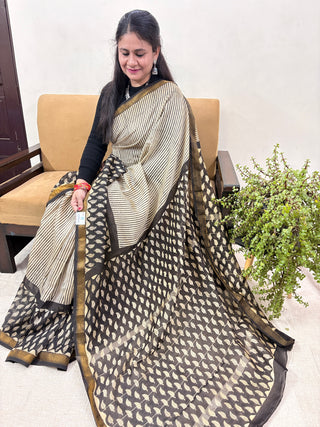 Maheshwari Silk Saree with Unstitched Blouse Piece (Lining Included)