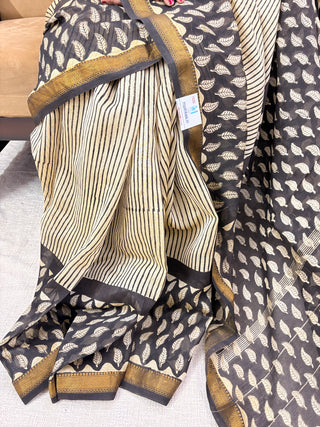 Maheshwari Silk Saree with Unstitched Blouse Piece (Lining Included)