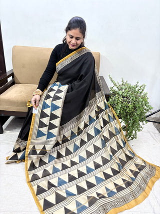 Geometric Print Black Chanderi Silk Saree with Unstitched Blouse Piece (Lining Included)