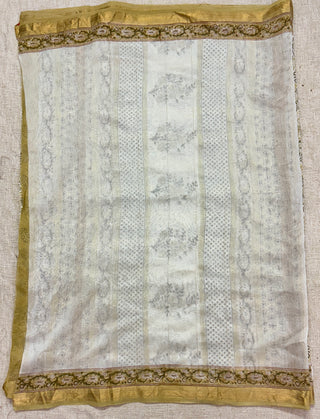 Off White Maheshwari Silk Saree with Unstitched Blouse Piece (Lining Included)