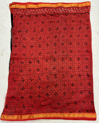 Ajrakh Print Maheshwari Silk Saree with Unstitched Blouse Piece (Lining Included)
