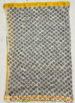 Maheshwari Silk Saree with Unstitched Blouse Piece (Lining Included)