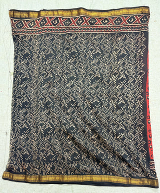 Ajrakh Print Maheshwari Silk Saree with Unstitched Blouse Piece (Lining Included)