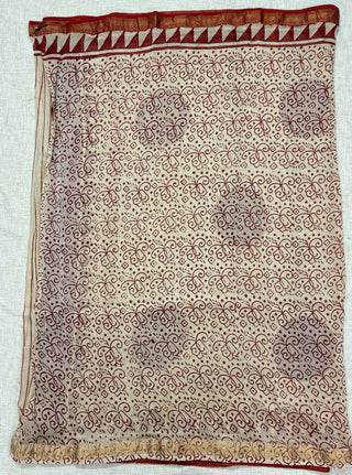 Ajrakh Print Maheshwari Silk Saree with Unstitched Blouse Piece (Lining Included)